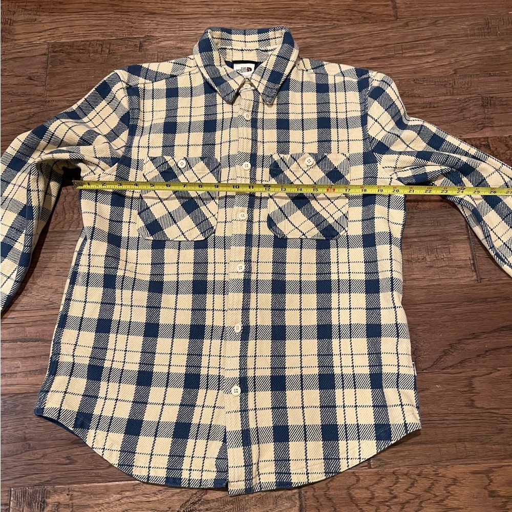 The North Face Men’s Flannel Twill Longsleeve Shirt. Medium Gently Worn - Picture 3 of 8